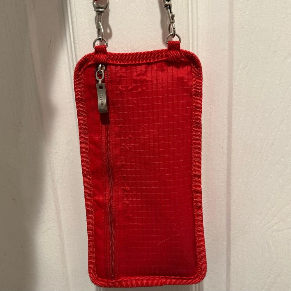 BAGGALLINI RED NYLON NECK STRAP, PASSPORT HOLDER, TRAVEL DOCUMENT ORGANIZER BAG - Picture 3 of 16